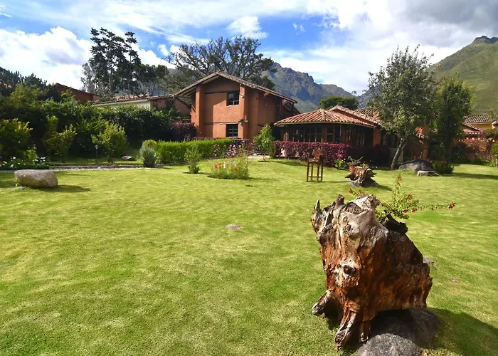 Lizzy Wasi Urubamba